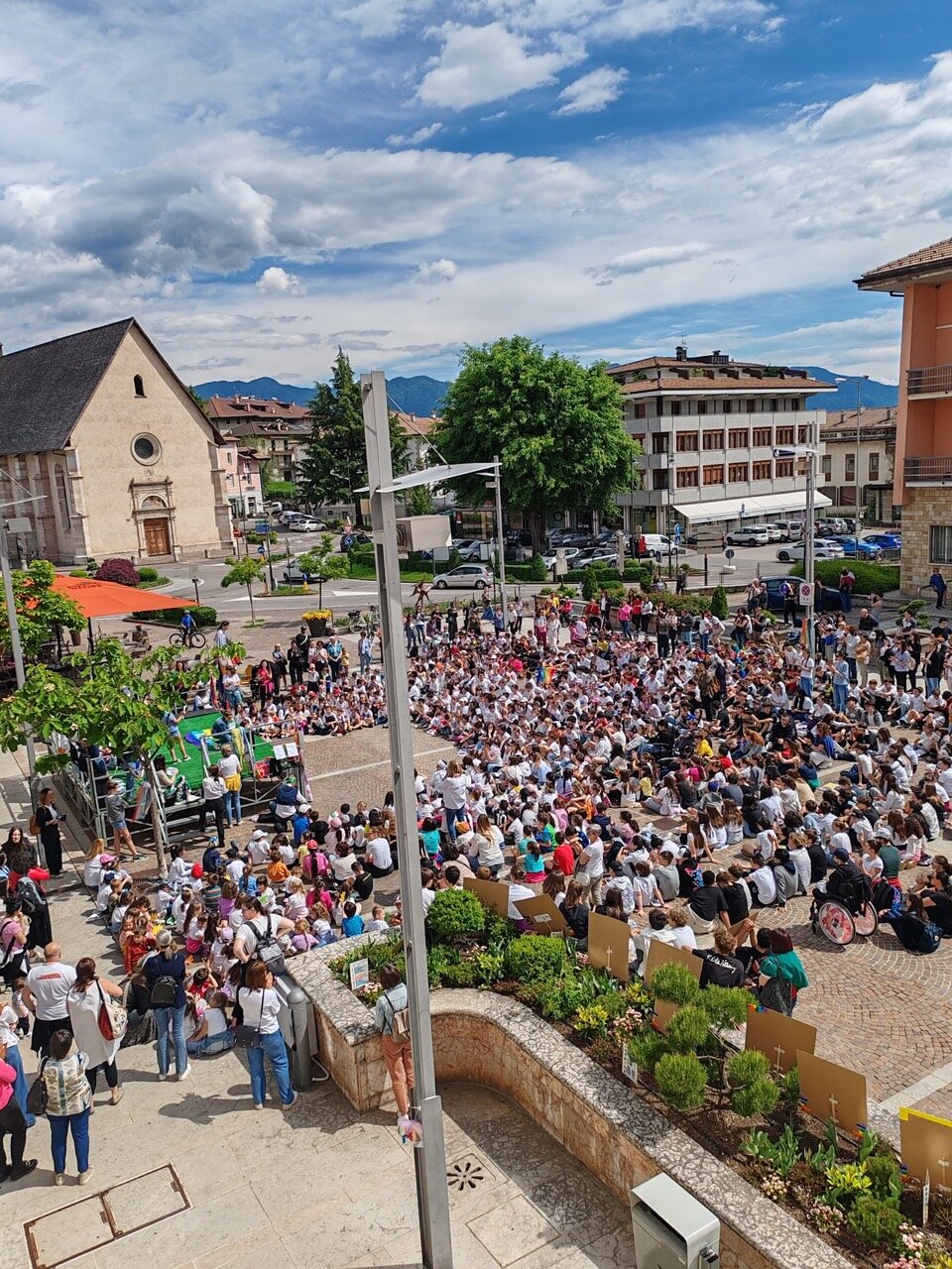 LA PACE COMINCIA DA NOI