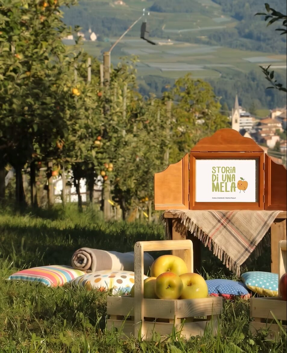 STORIA DI UNA MELA