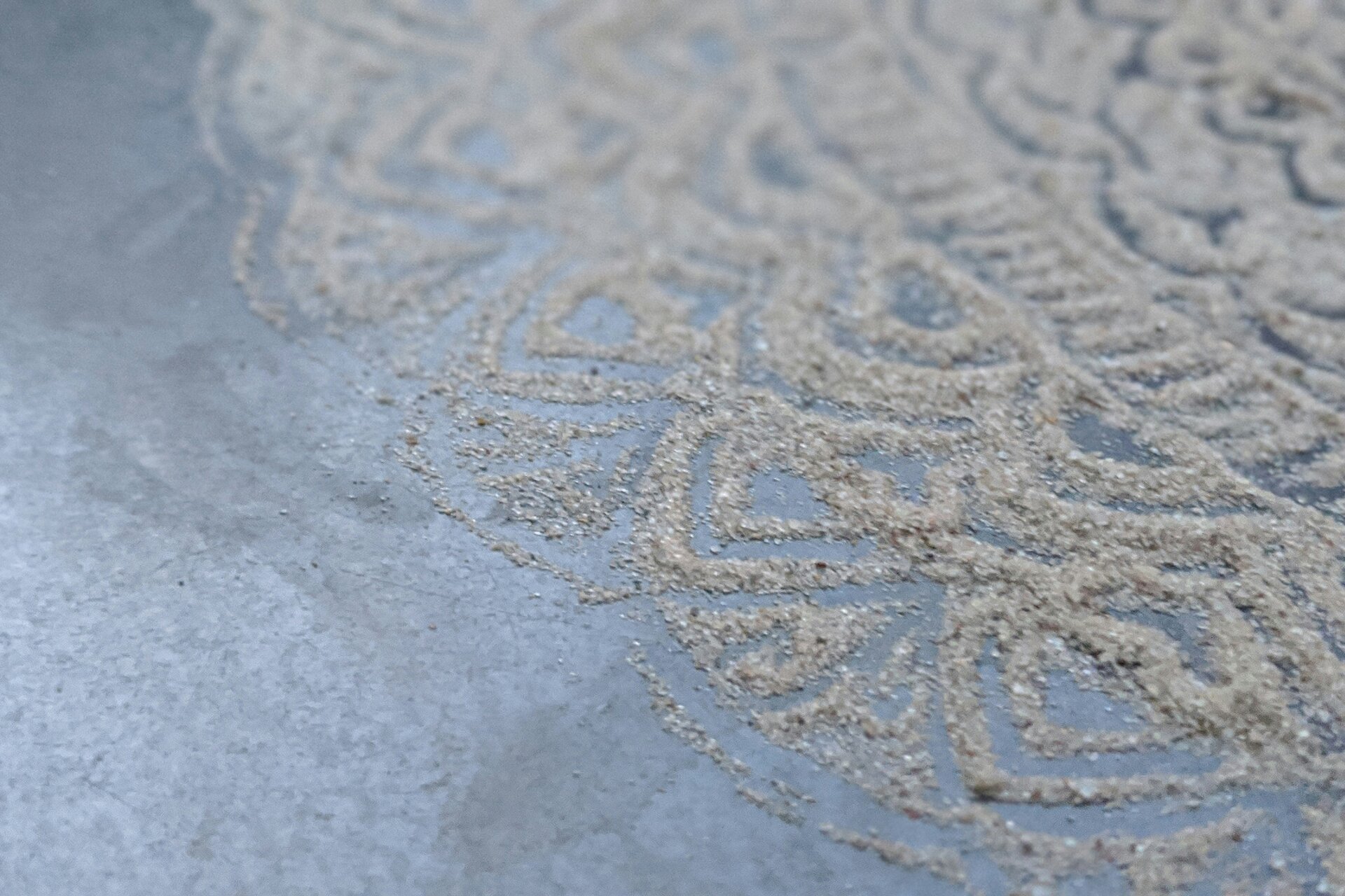 SAND ART: IL COMMERCIANTE VENUTO DA LONTANO